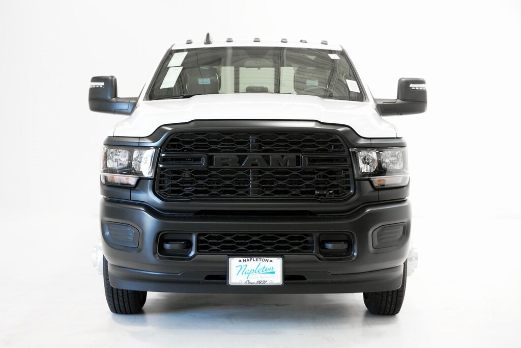 2024 Ram 3500 Tradesman photo 4