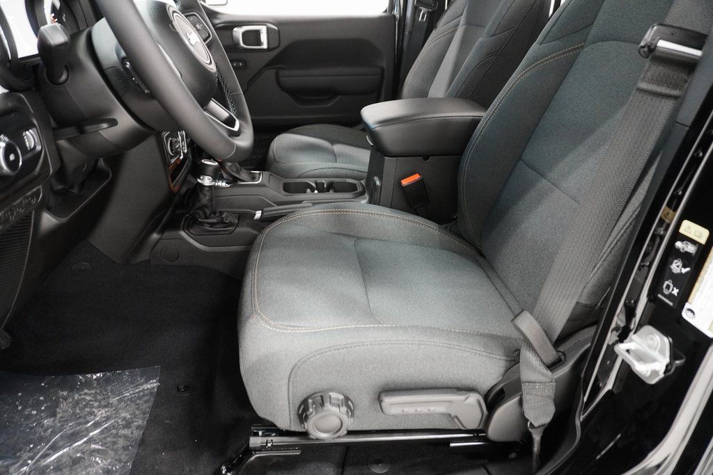 2025 Jeep Wrangler 4-Door Sport S - Photo 11