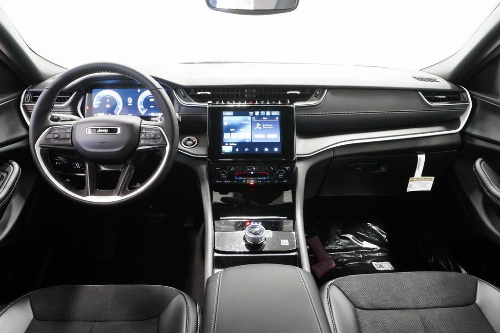 2025 Jeep Grand Cherokee L Altitude - Photo 13