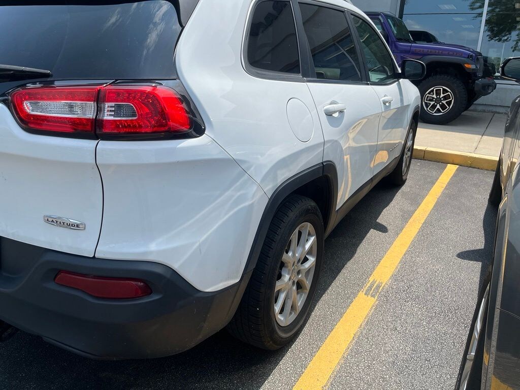 Used 2017 Jeep Cherokee Latitude SUV