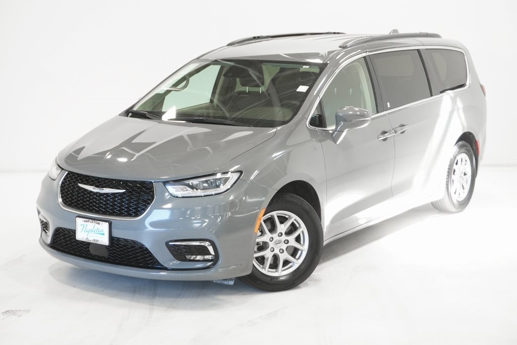 Used 2022 Chrysler Pacifica Touring L with VIN 2C4RC1BGXNR177439 for sale in Arlington Heights, IL