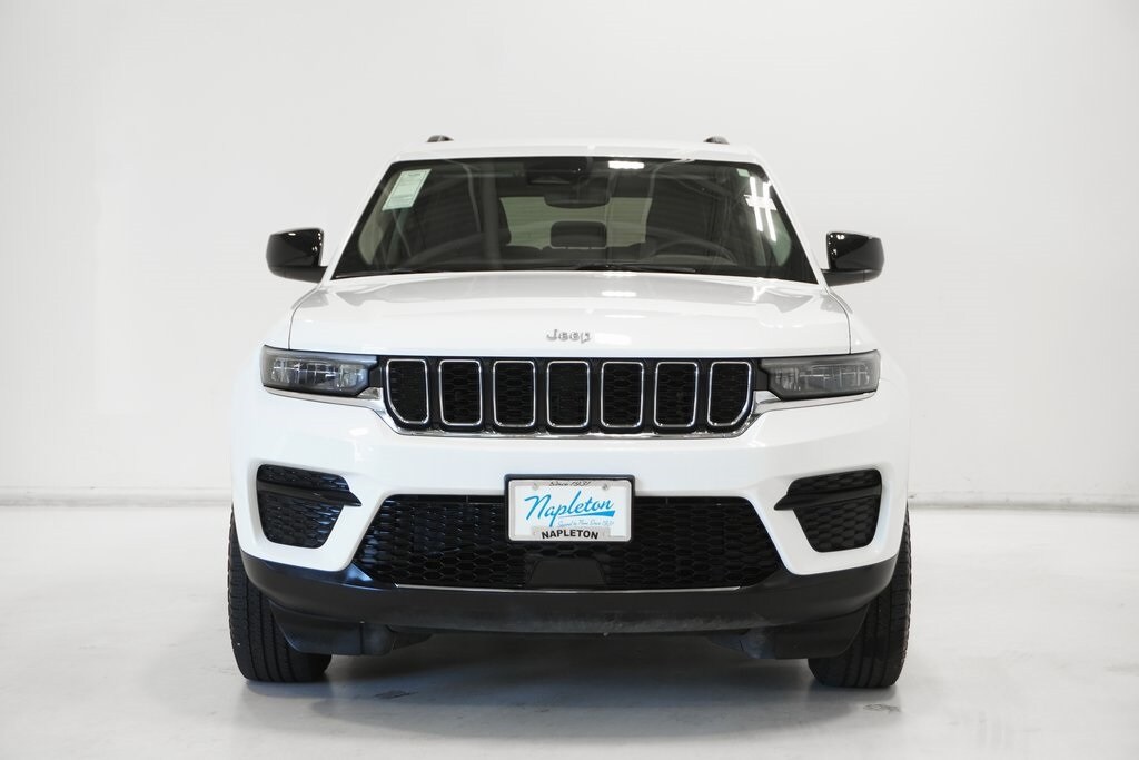 2024 Jeep Grand Cherokee Laredo photo 3