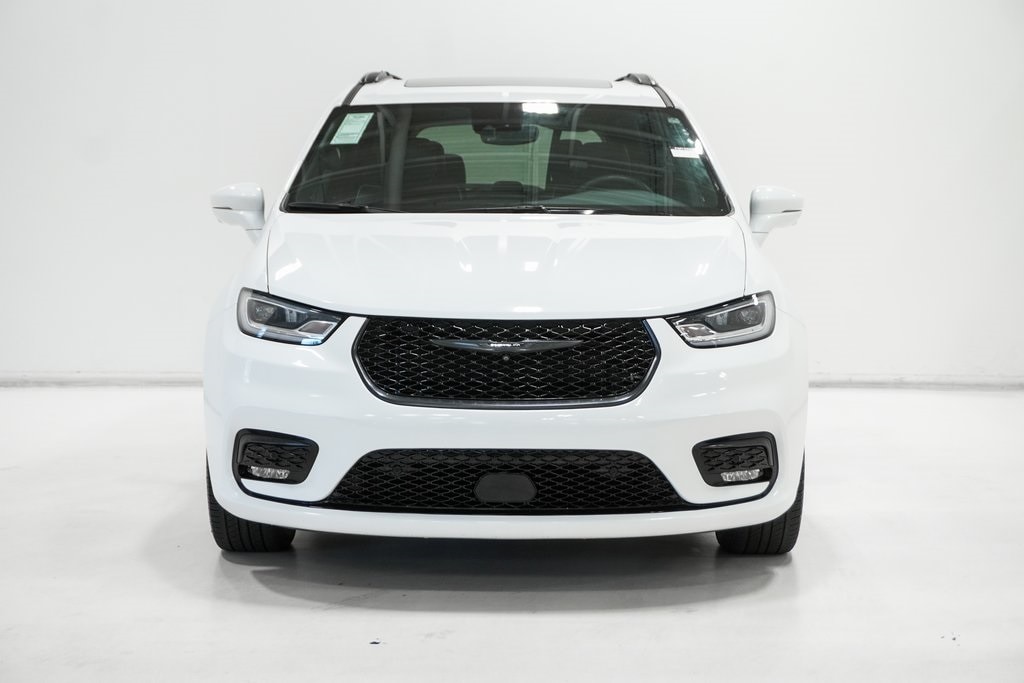 Used 2022 Chrysler Pacifica Limited Minivan/Van