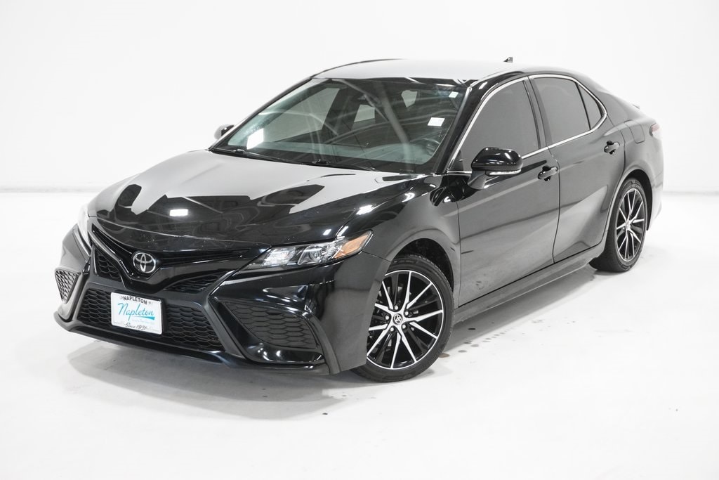 Used 2023 Toyota Camry SE Sedan