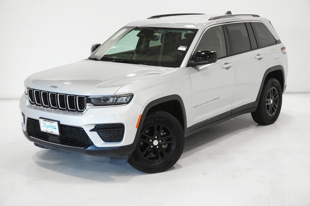 2024 Jeep Grand Cherokee Laredo photo 2