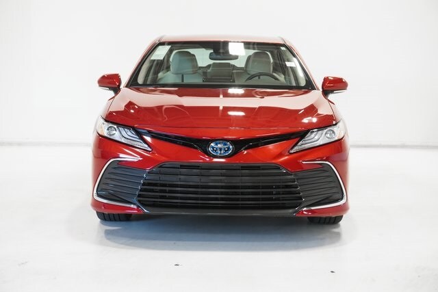 2024 Toyota Camry Hybrid XLE photo 2