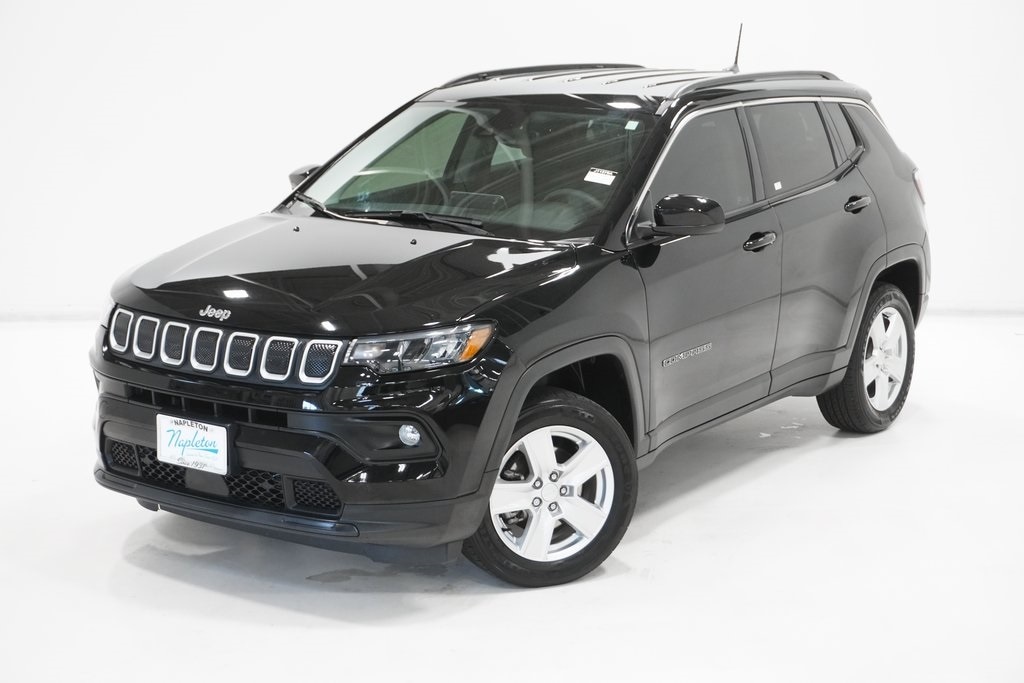Used 2022 Jeep Compass Latitude with VIN 3C4NJDBBXNT134808 for sale in Arlington Heights, IL