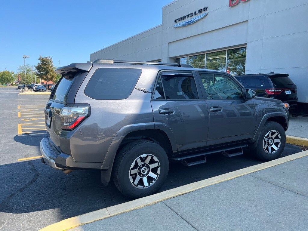 2021 Toyota 4Runner TRD Off-Road Premium photo 3
