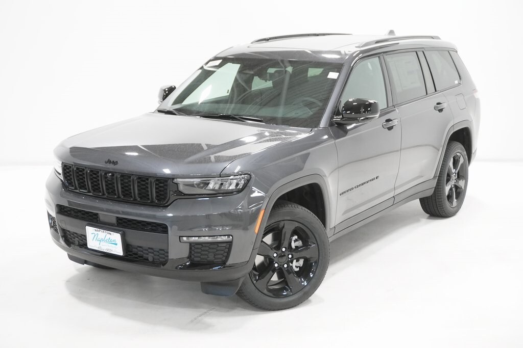 2025 Jeep Grand Cherokee Limited photo 2