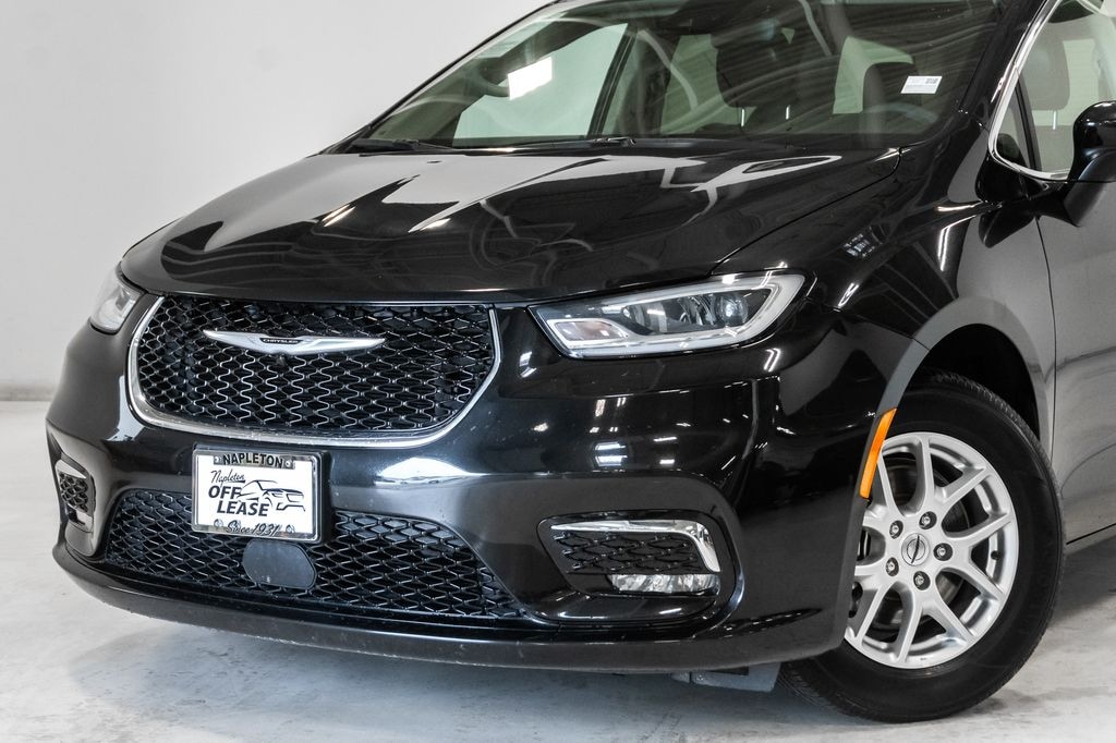 Used 2023 Chrysler Pacifica Touring L Minivan/Van