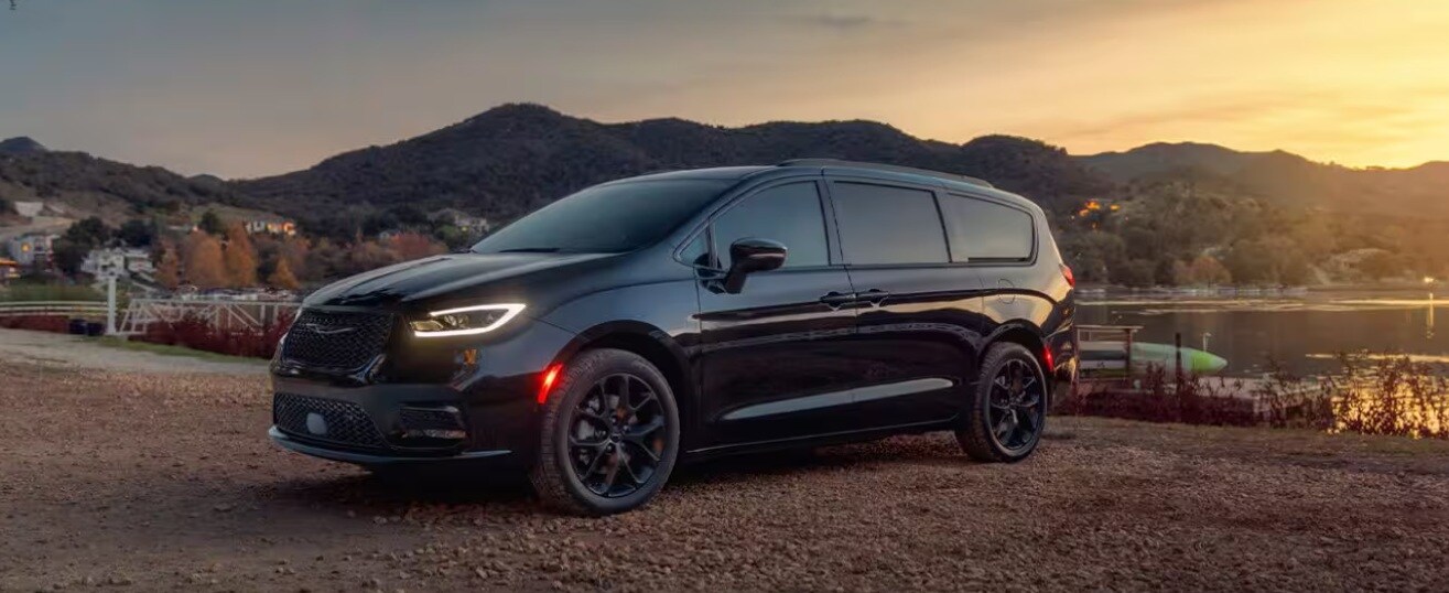 Chrysler Voyager vs Pacifica