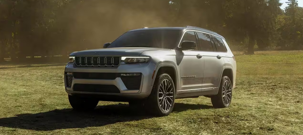 Jeep Grand Cherokee SUV at Napleton's Arlington Heights
