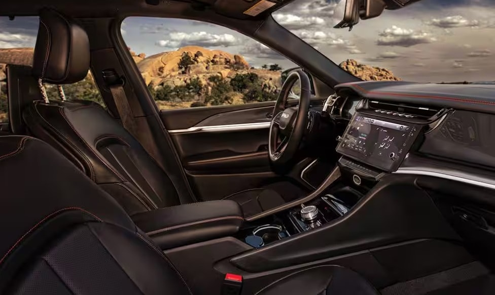 Jeep Grand Cherokee Interior vs Cherokee Interior