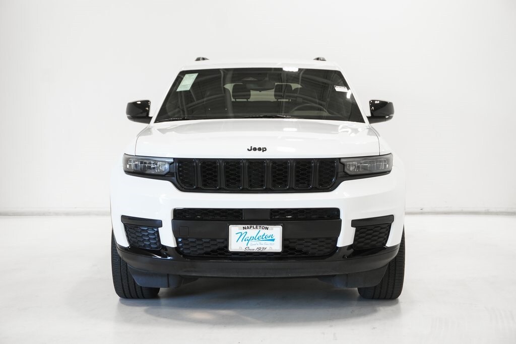 2023 Jeep Grand Cherokee Altitude photo 3