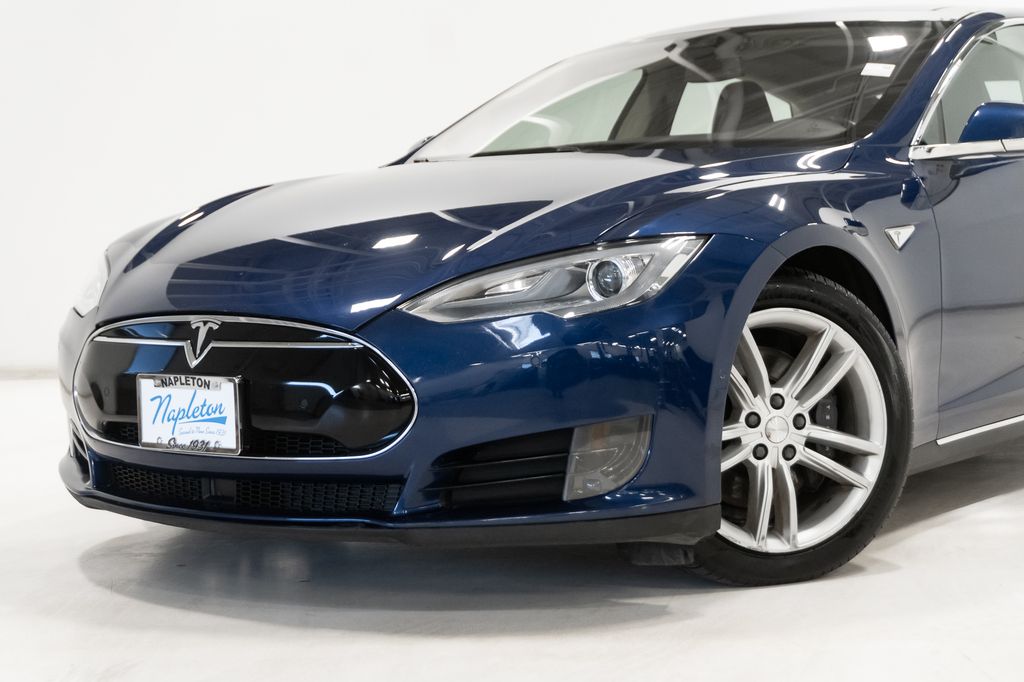 Used 2015 Tesla Model S 85D with VIN 5YJSA1E2XFF108450 for sale in Arlington Heights, IL