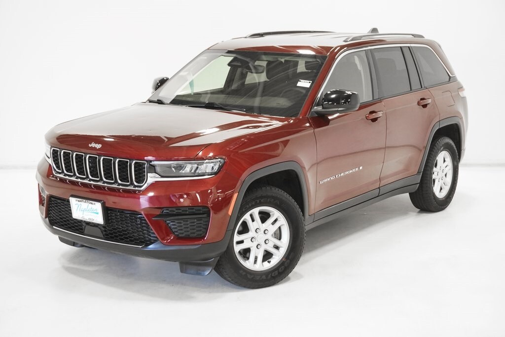 2024 Jeep Grand Cherokee Laredo photo 2
