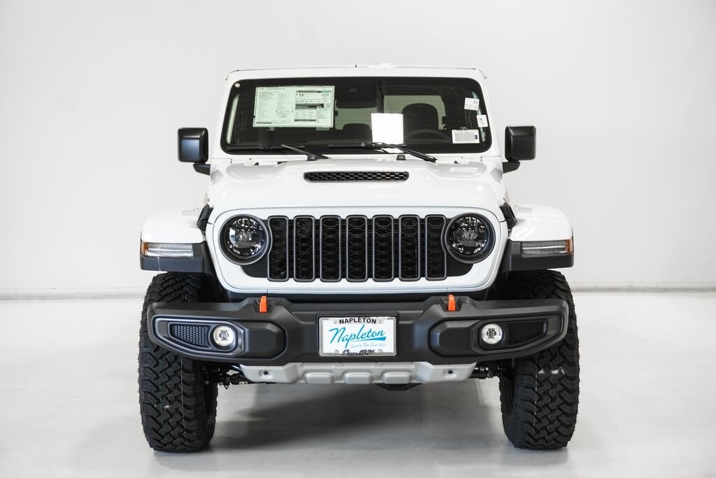 2025 Jeep Gladiator Mojave photo 3