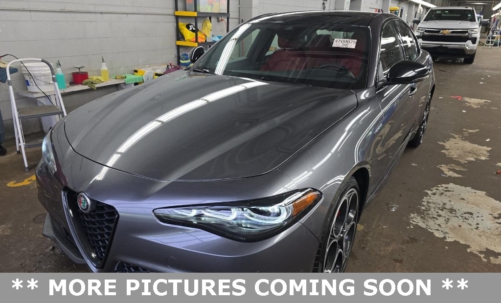 2024 Alfa Romeo Giulia Veloce's photo