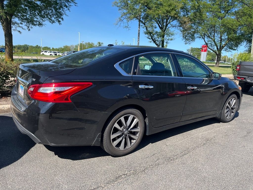 Used 2016 Nissan Altima 2.5 SV Sedan