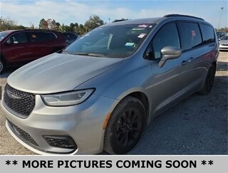 2021 Chrysler Pacifica Touring Minivan/Van