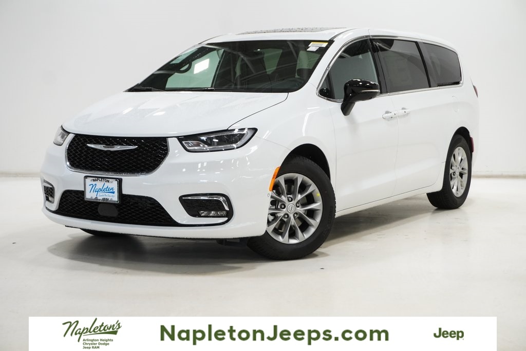 2026 Chrysler Pacifica Limited's photo