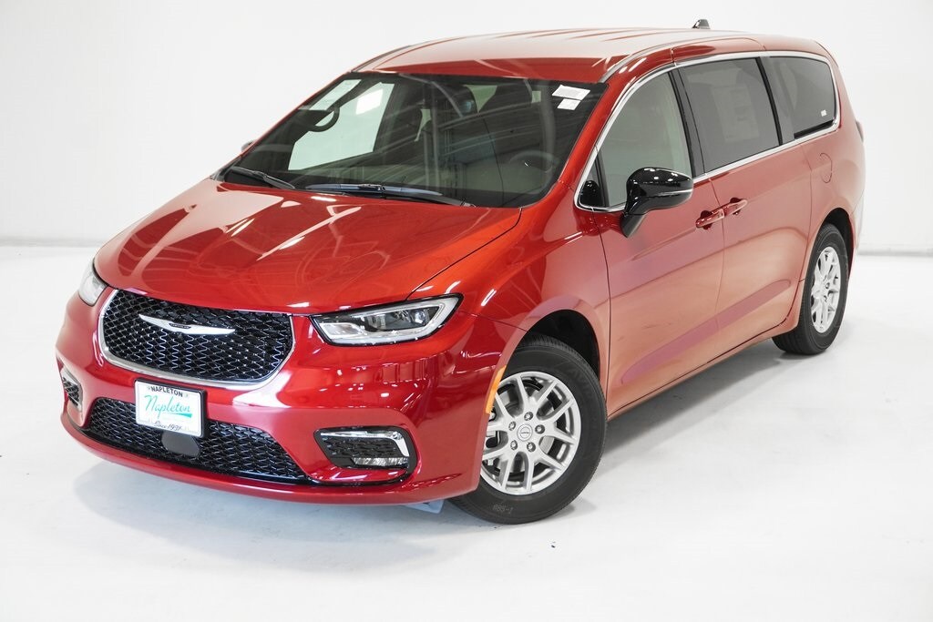 2026 Chrysler Pacifica photo 2