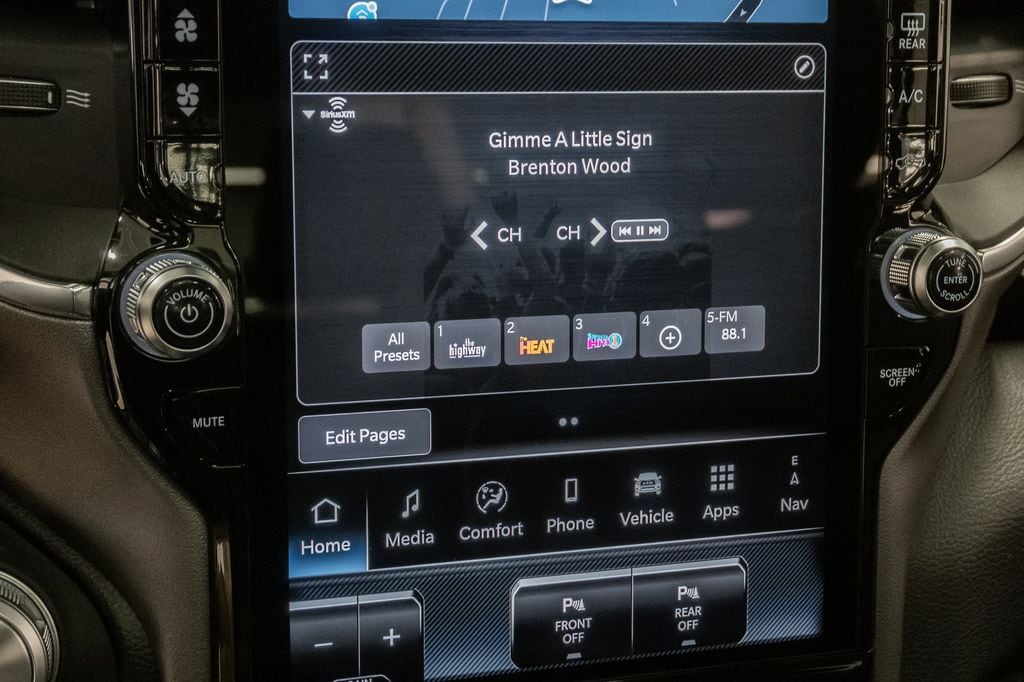 2026 RAM 1500 Laramie - Photo 19
