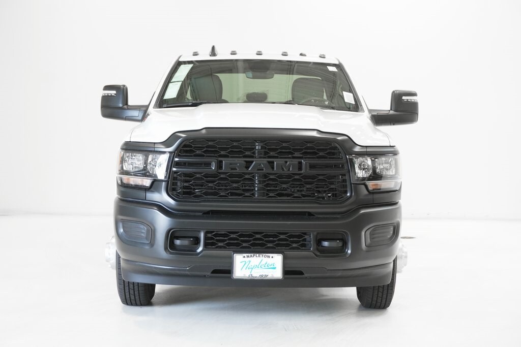 2024 Ram 3500 Tradesman photo 3