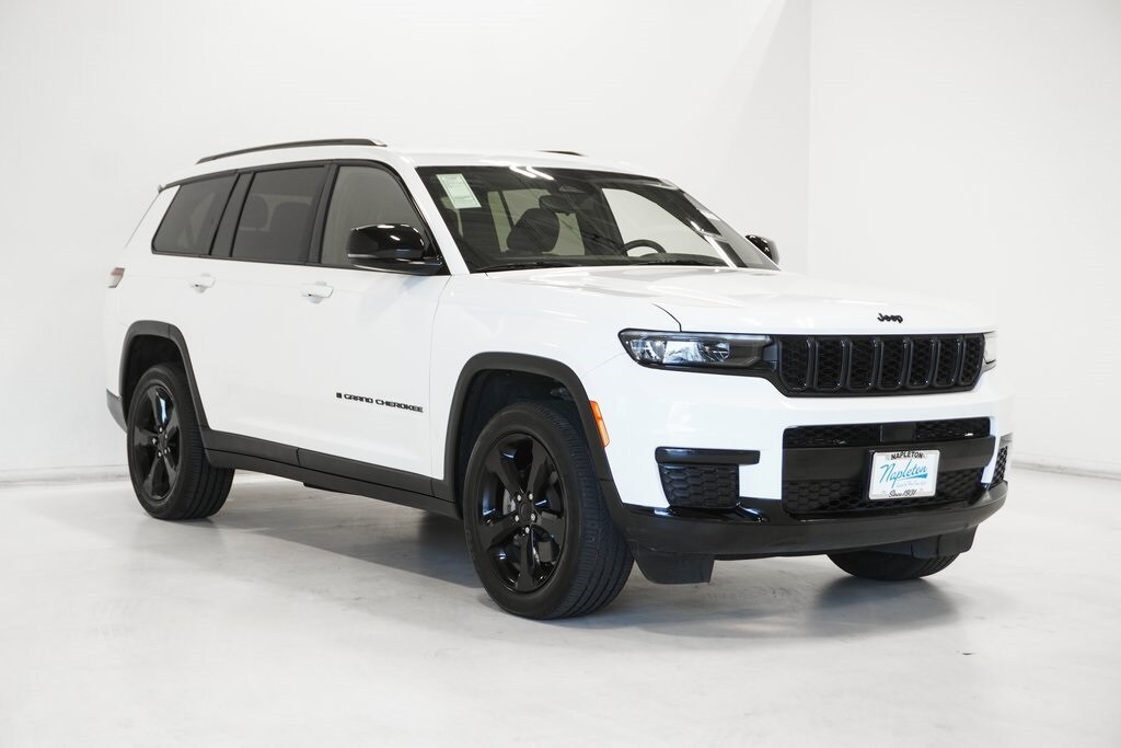 2023 Jeep Grand Cherokee Altitude photo 4