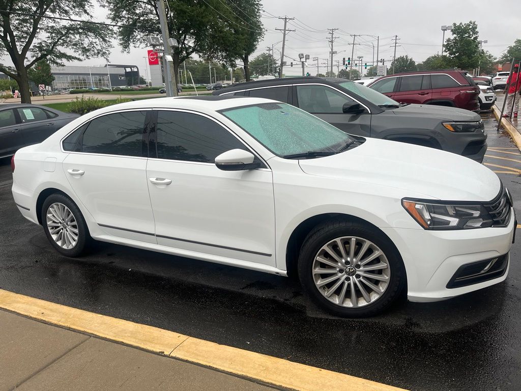Used 2017 Volkswagen Passat SE with VIN 1VWBT7A39HC053921 for sale in Arlington Heights, IL