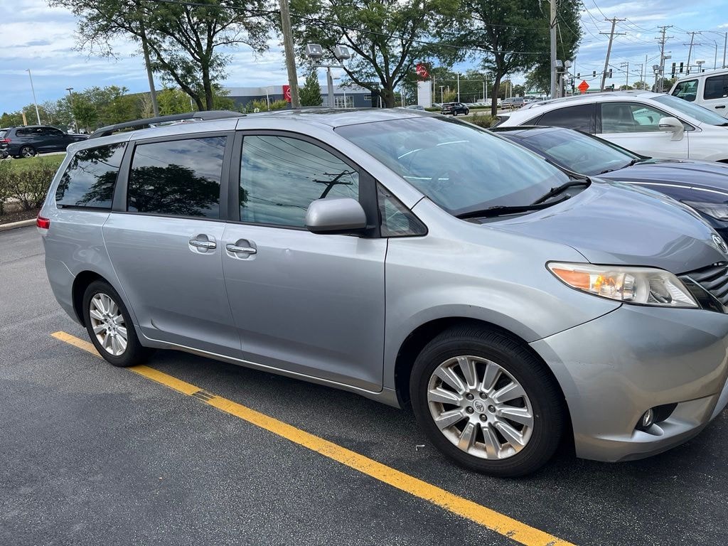Used 2011 Toyota Sienna XLE Minivan/Van