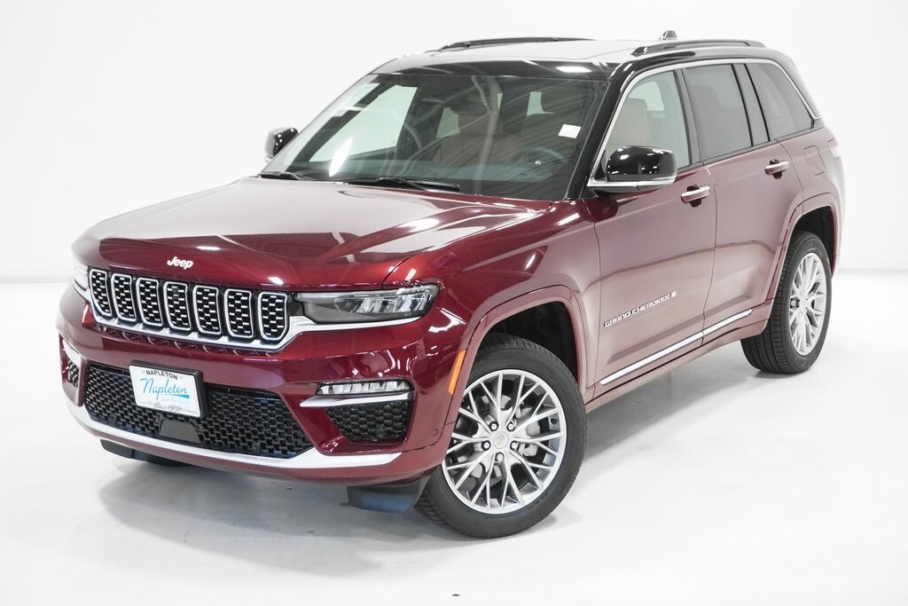 2025 Jeep Grand Cherokee Summit photo 2