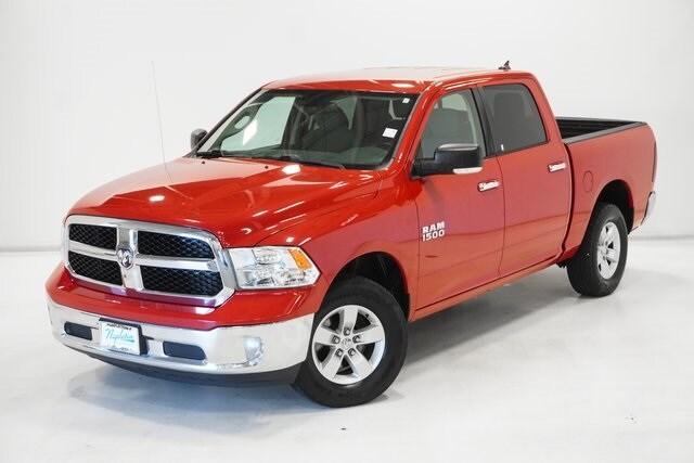 2016 Ram 1500 SLT photo 2