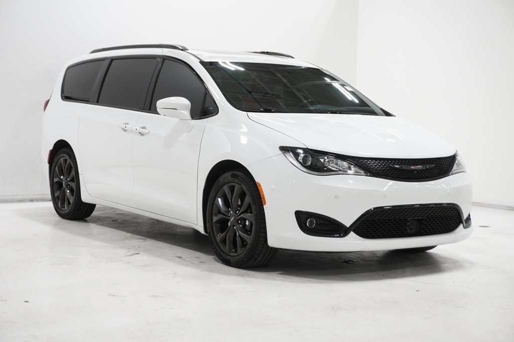 Used 2020 Chrysler Pacifica Limited Minivan/Van