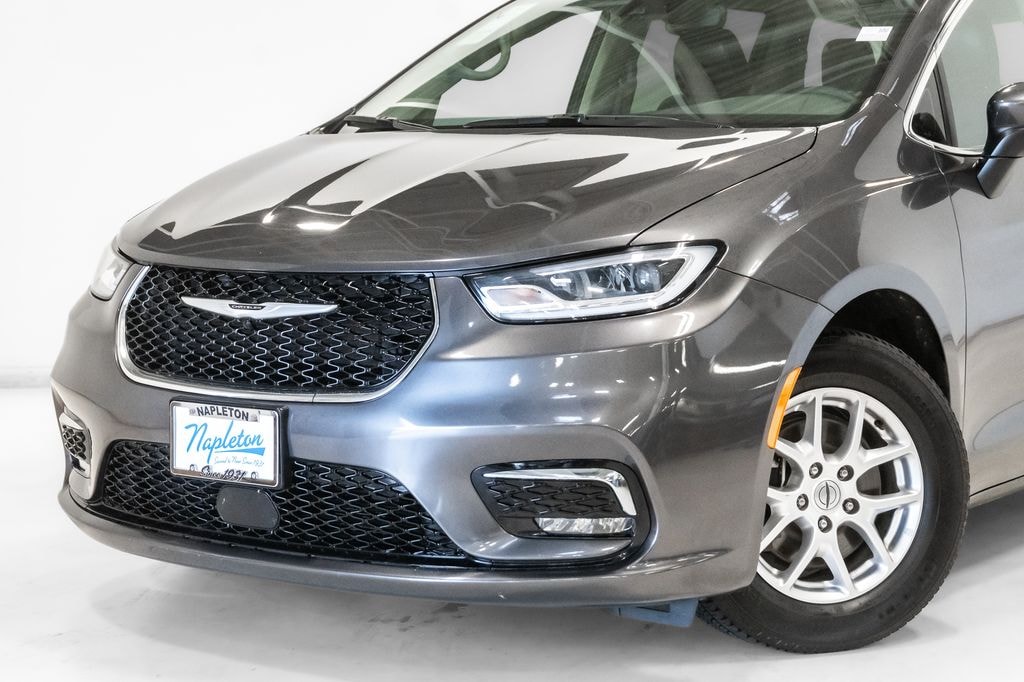 Used 2023 Chrysler Pacifica Touring L Minivan/Van