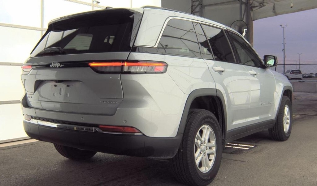 Used 2025 Jeep Grand Cherokee Laredo SUV