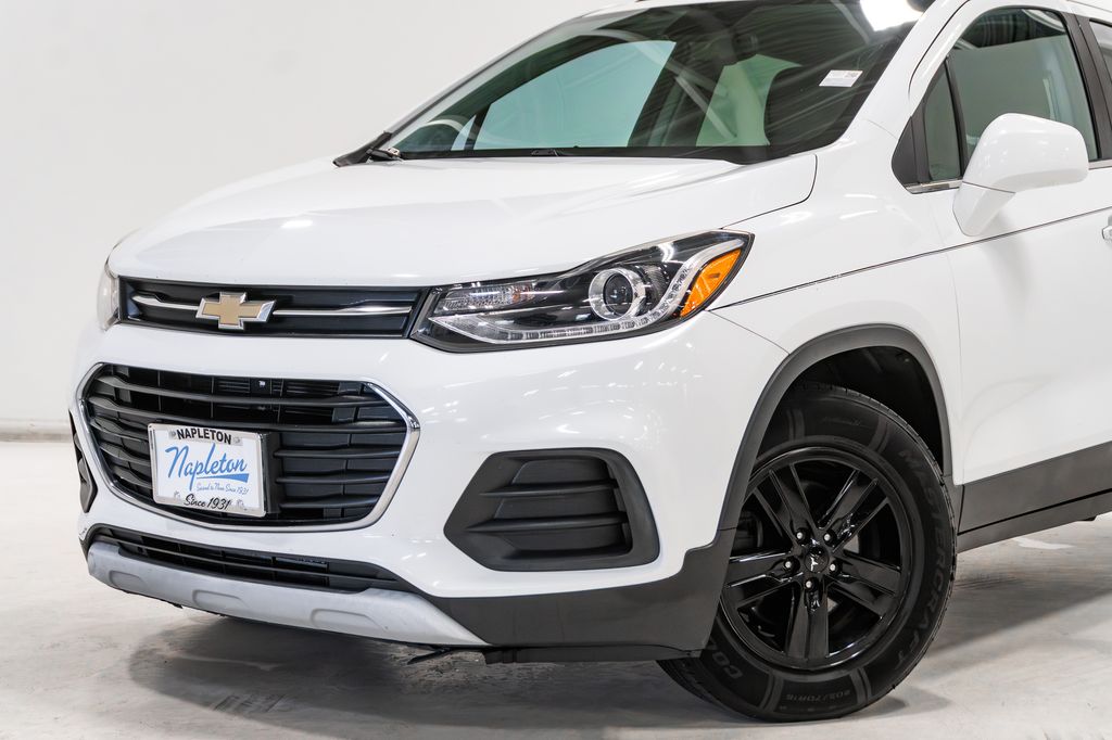 Used 2017 Chevrolet Trax LT with VIN KL7CJLSB8HB143575 for sale in Arlington Heights, IL
