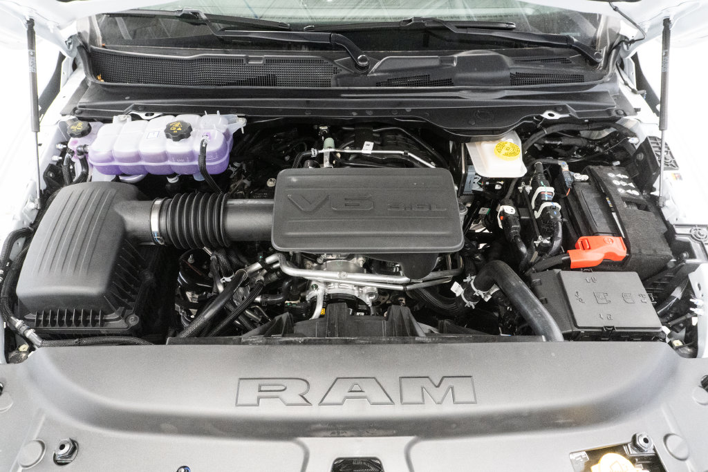 New 2027 Ram 1500 EXPRESS CREW CAB 4X4 5'7 BOX Pickup