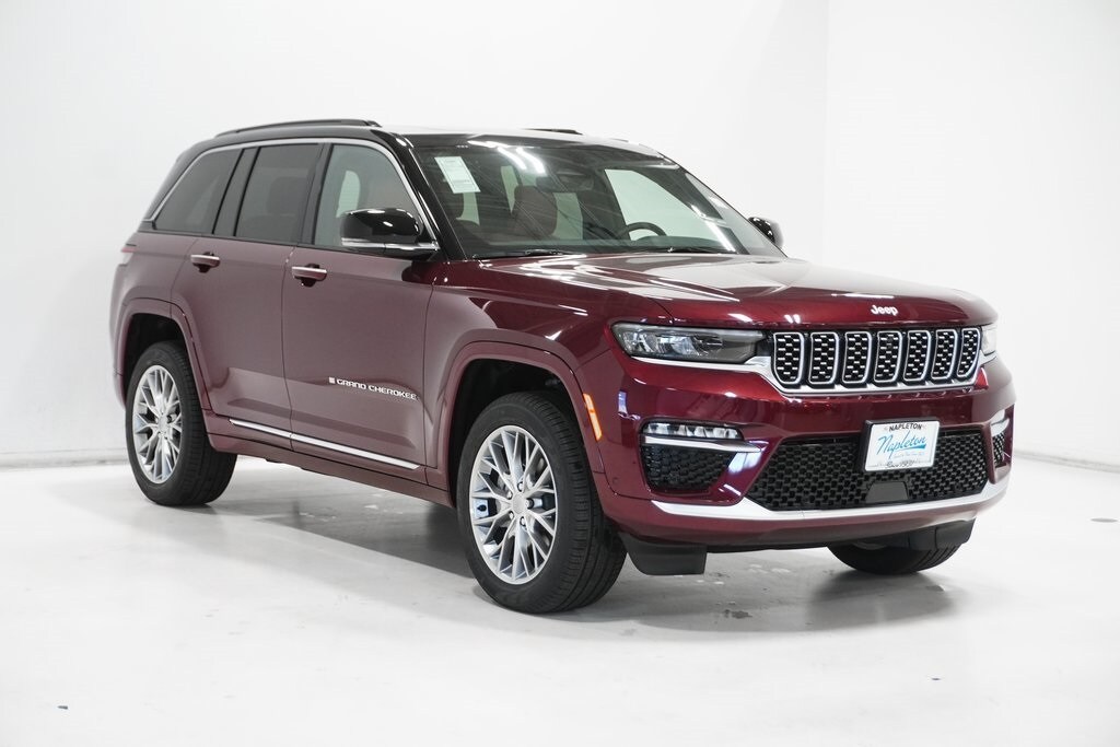2025 Jeep Grand Cherokee Summit photo 4
