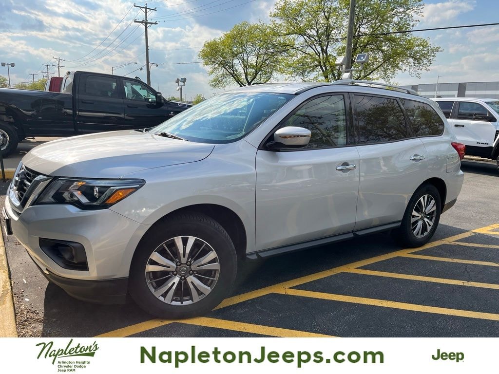 Used 2020 Nissan Pathfinder SV SUV