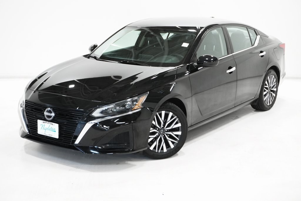 2023 Nissan Altima 2.5 SV photo 2