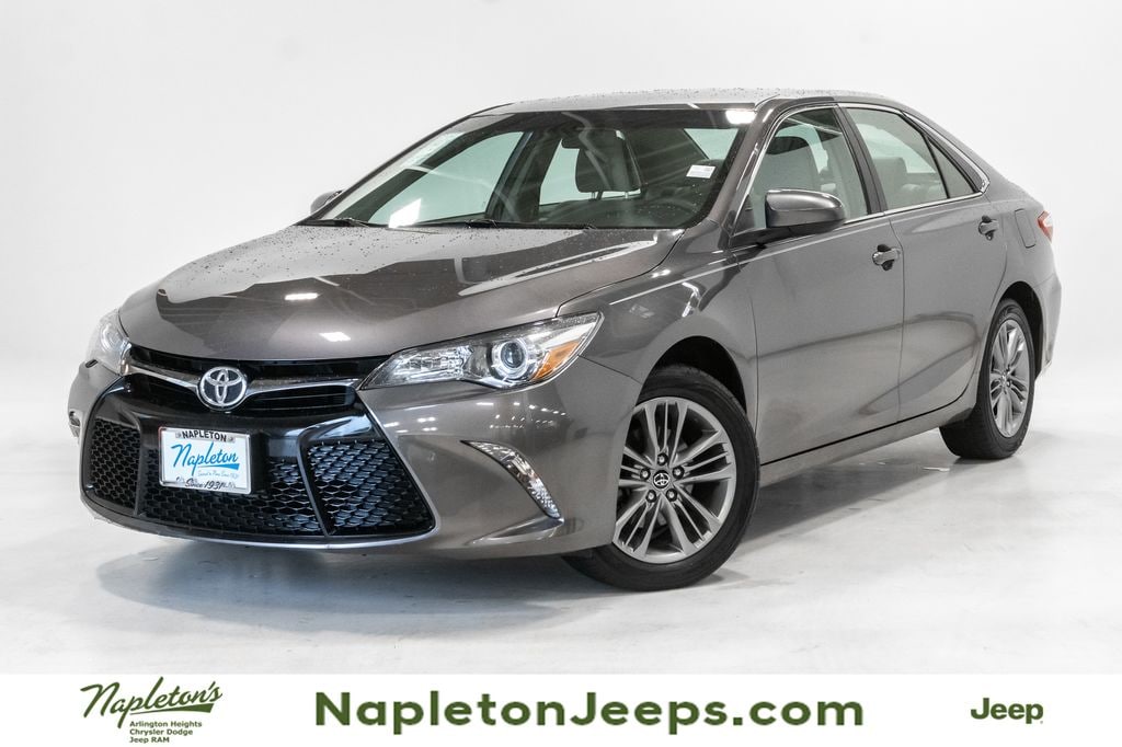 Used 2016 Toyota Camry SE Sedan