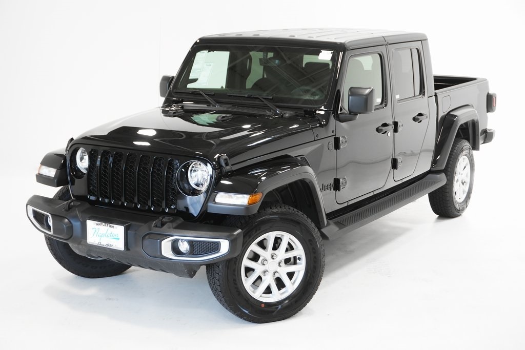 Used 2023 Jeep Gladiator Sport S with VIN 1C6JJTAMXPL593712 for sale in Arlington Heights, IL