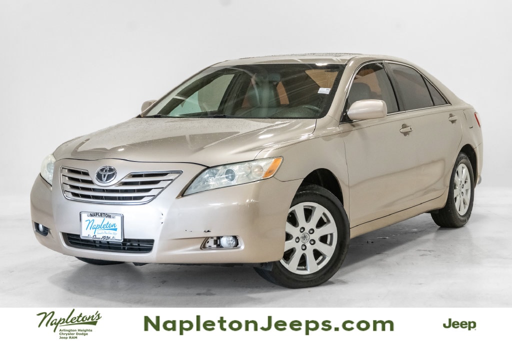 Used 2007 Toyota Camry XLE with VIN 4T1BK46K57U009374 for sale in Arlington Heights, IL