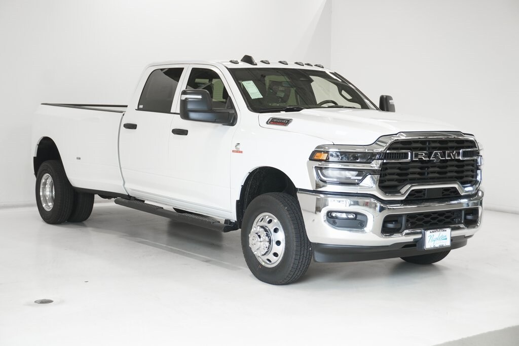 2025 Ram 3500 Tradesman photo 4
