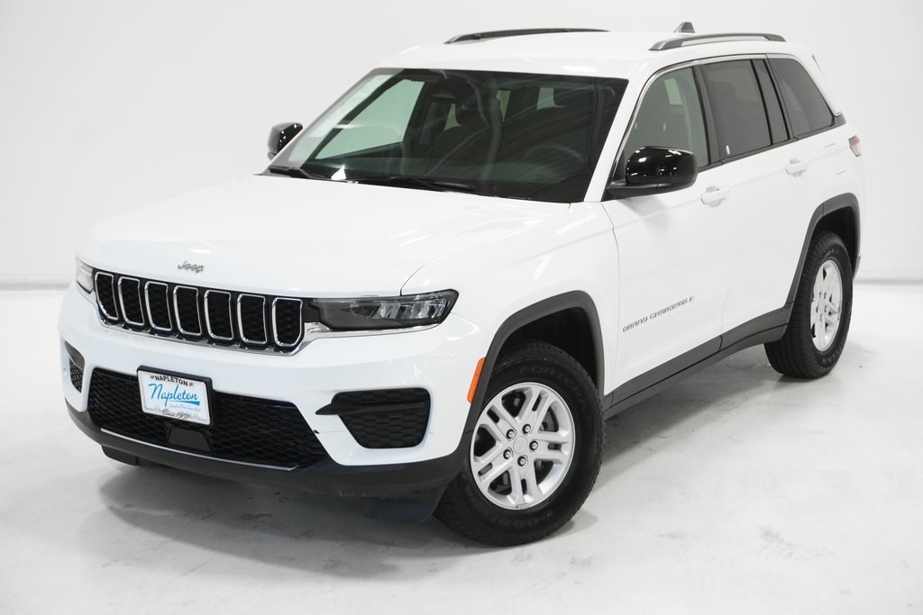 Used 2024 Jeep Grand Cherokee Laredo with VIN 1C4RJHAG5RC700400 for sale in Arlington Heights, IL