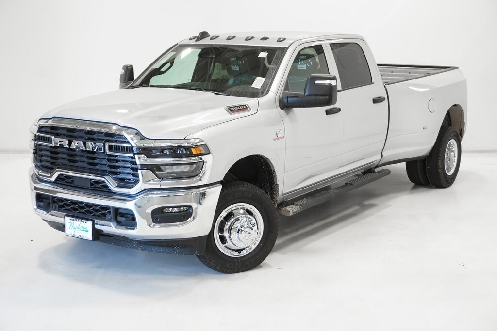 2026 Ram 3500 Tradesman photo 2