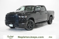 2026 Ram 1500 EXPRESS CREW CAB 4X4 5'7 BOX Pickup