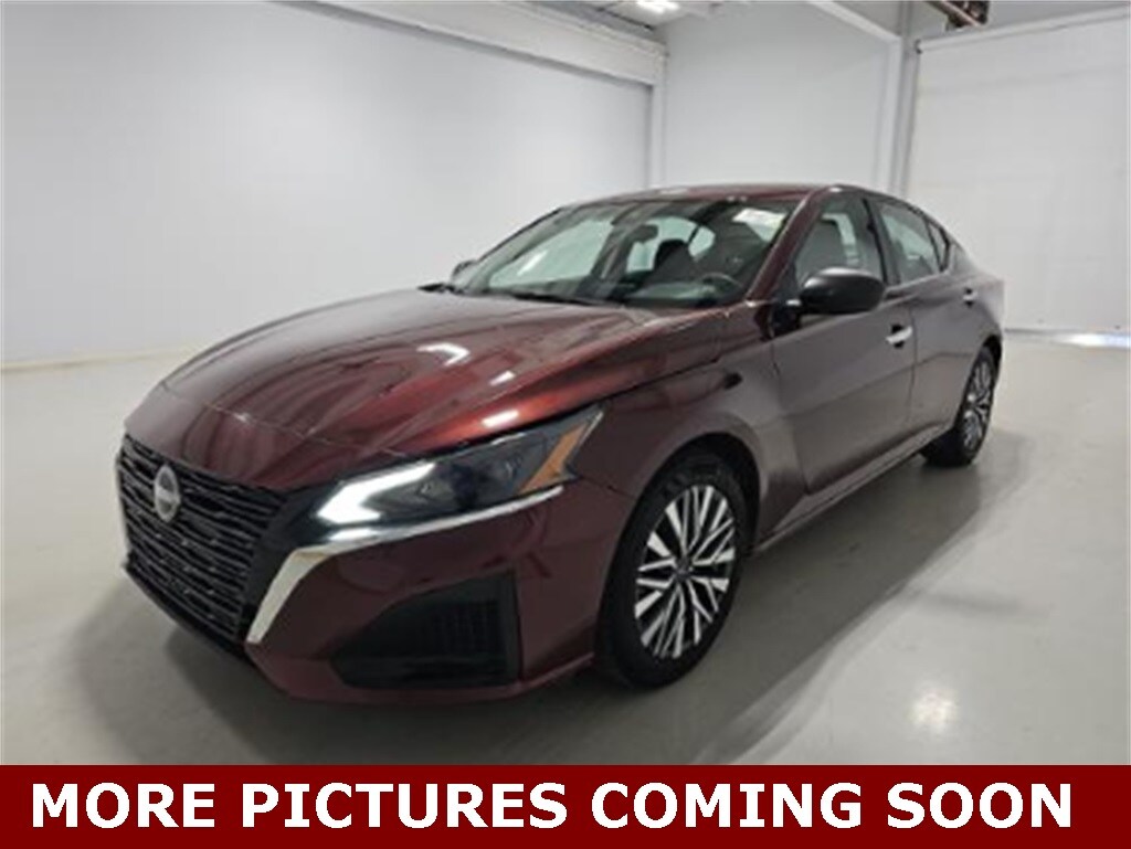 Used 2024 Nissan Altima 2.5 SV Sedan