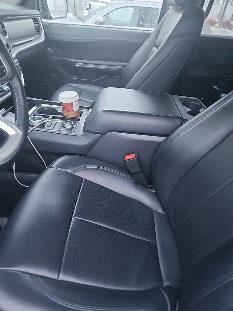 2024 Ford Expedition MAX XLT photo 2